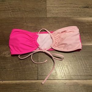 I would like to sell this bikini top. I love it,it just didn’t look right on me.